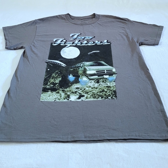 Foo Fighters🤺 (Canceled❌️) Van🚐 Tour Graphic Tee👕 - NWOT - Picture 9 of 11